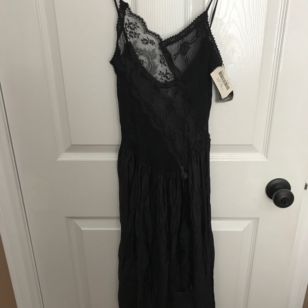 NWT-lace bodice negligee